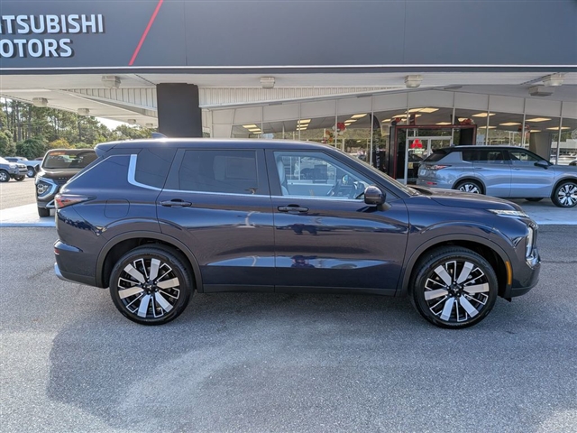 2025 Mitsubishi Outlander SE:MM39850