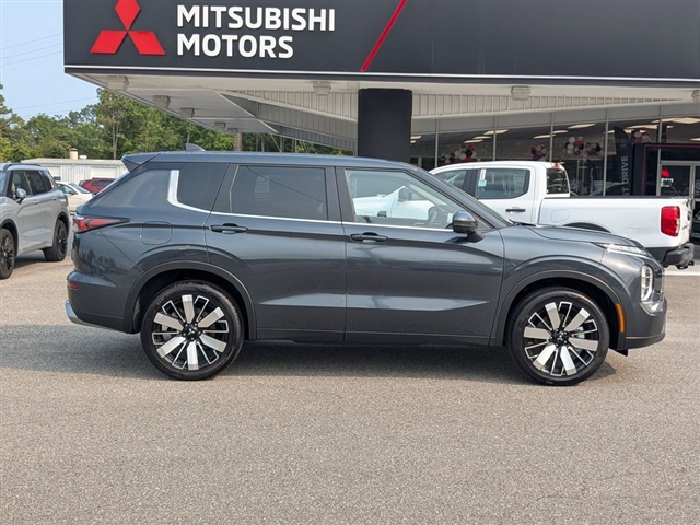 2025 Mitsubishi Outlander SE:MM39470