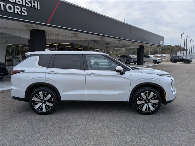 2026 Mitsubishi Outlander SE:MI30270