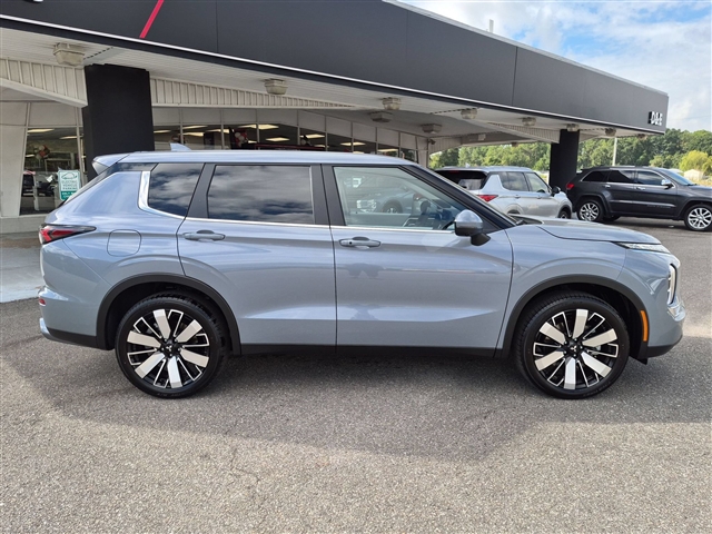 2026 Mitsubishi Outlander SE:MI30620