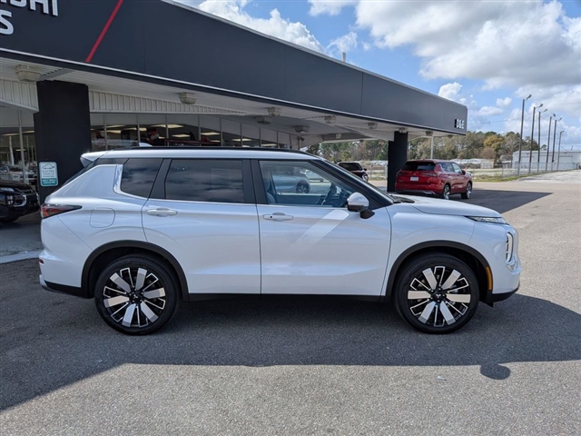 2026 Mitsubishi Outlander SE:MI30280