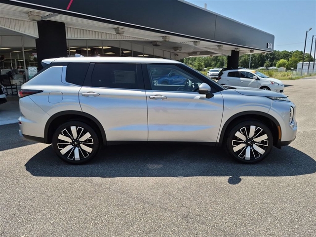2026 Mitsubishi Outlander SE:MI30530