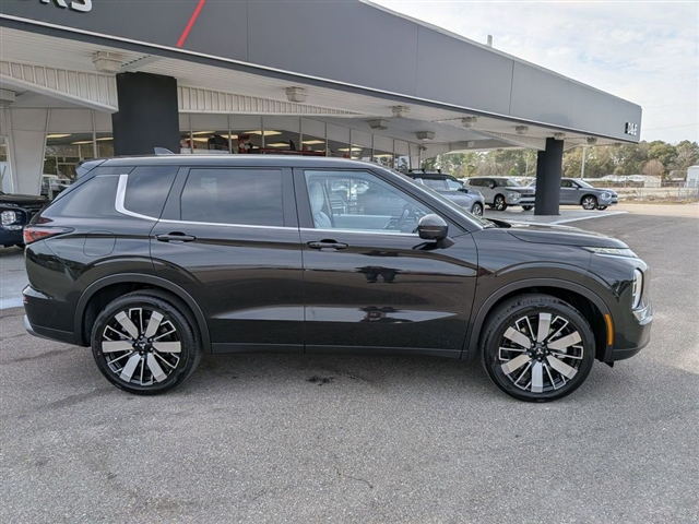 2026 Mitsubishi Outlander SE:MI30140