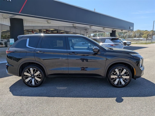 2026 Mitsubishi Outlander SE:MI30300
