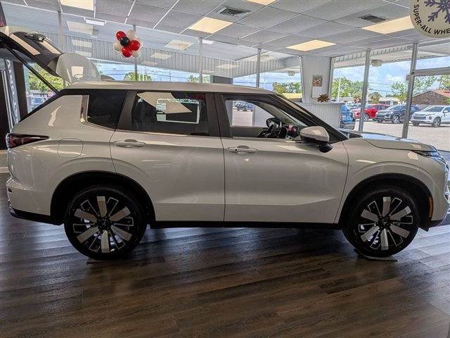 2026 Mitsubishi Outlander SE:MI30390