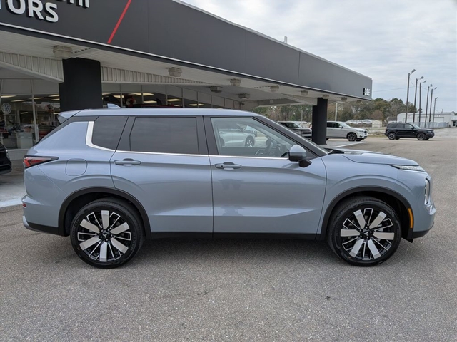 2026 Mitsubishi Outlander SE:MI30220