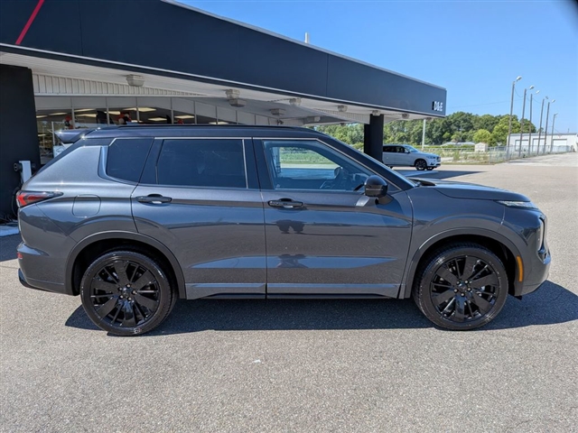 2026 Mitsubishi Outlander Black Edition:MI30460