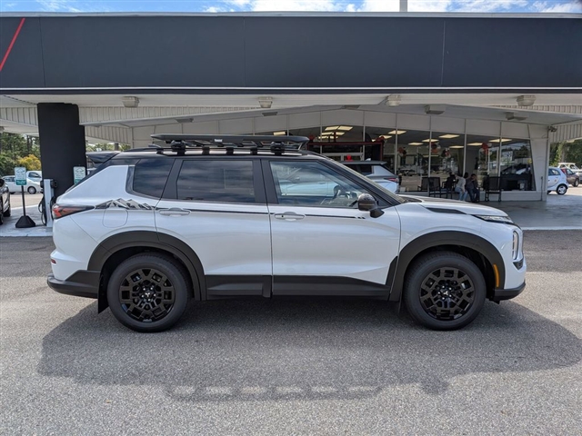 2025 Mitsubishi Outlander Trail Edition:MM139780