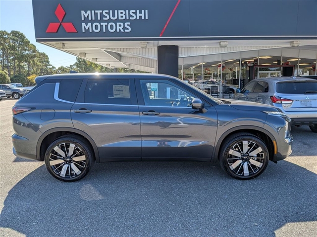 2025 Mitsubishi Outlander SE:MM139910