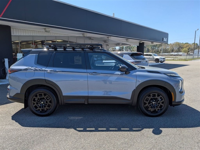 2026 Mitsubishi Outlander SE:MI130320