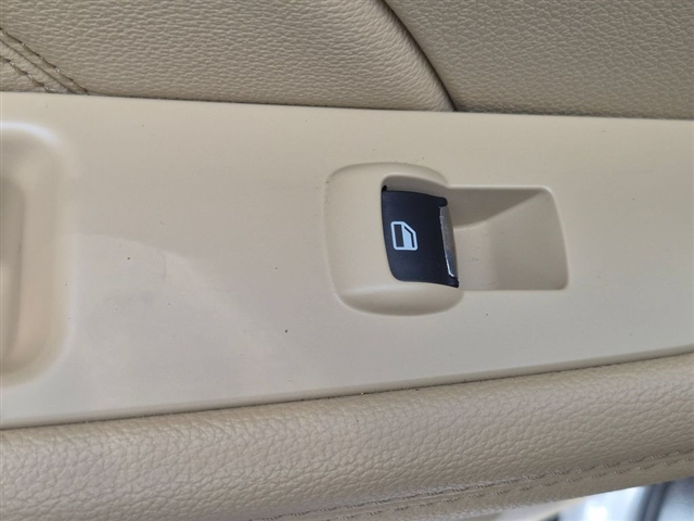 2017 Ford Explorer Limited:02560UU