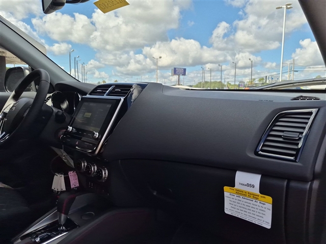 2027 Mitsubishi Outlander Sport LE:MI230580