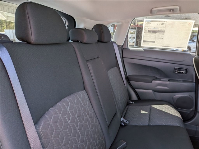 2026 Mitsubishi Outlander Sport SE:MI330380