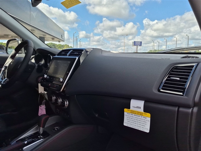 2027 Mitsubishi Outlander Sport LE:MI330610