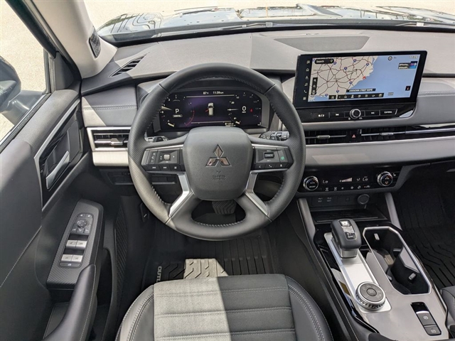 2025 Mitsubishi Outlander SE:MM39590