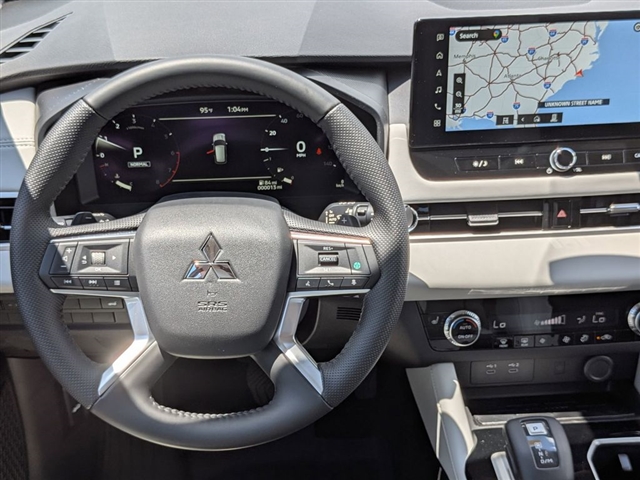 2025 Mitsubishi Outlander SE:MM39700