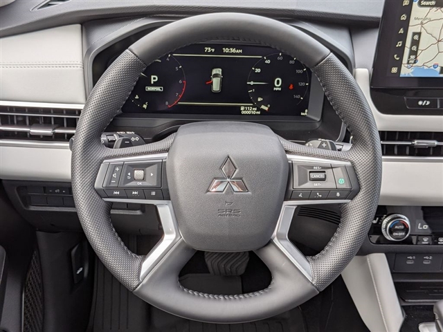 2025 Mitsubishi Outlander SE:MM39820