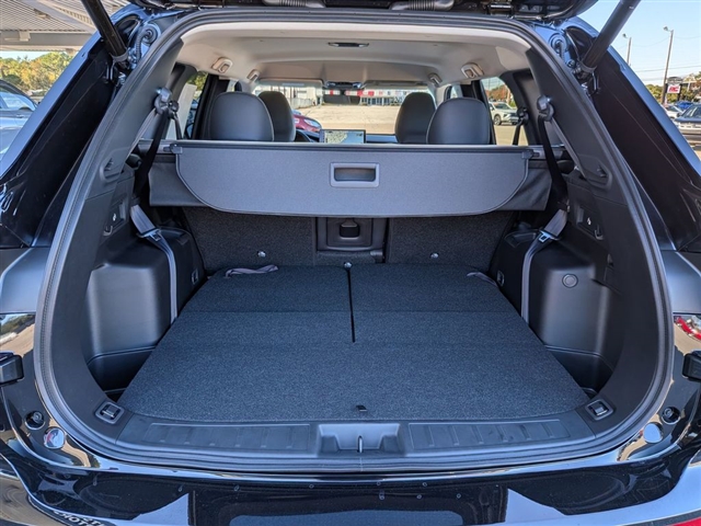 2025 Mitsubishi Outlander SE:MI30030