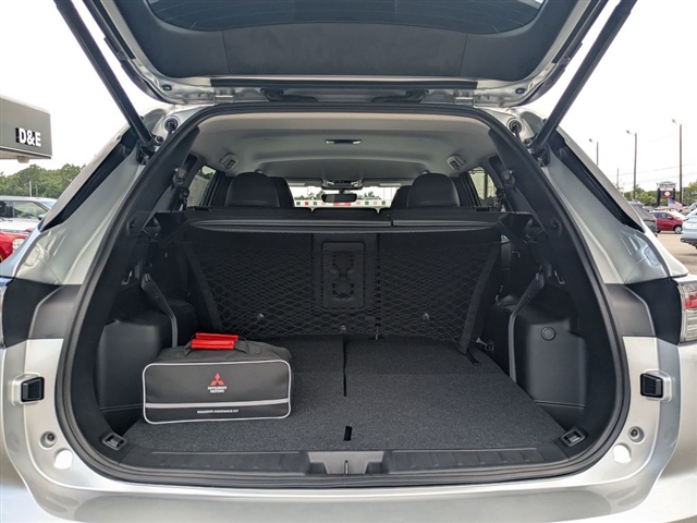 2025 Mitsubishi Outlander SE:MM39600