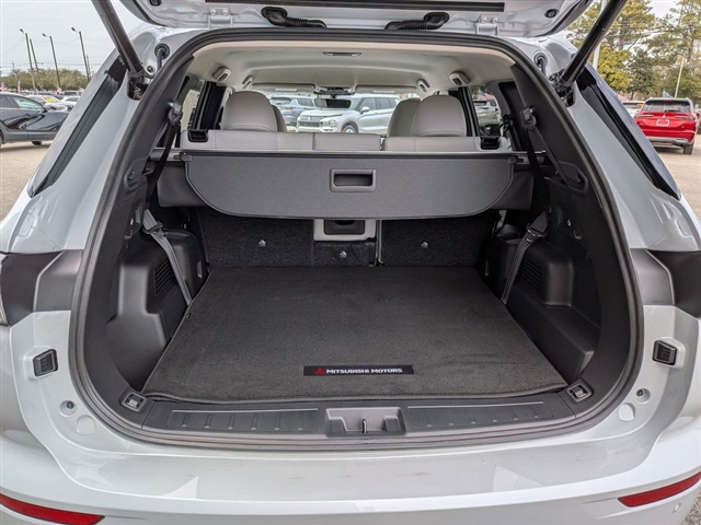 2026 Mitsubishi Outlander SE:MI30270