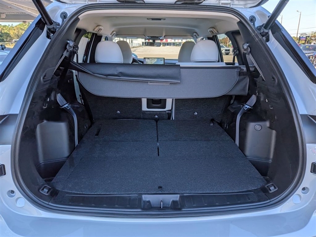 2025 Mitsubishi Outlander SE:MI30010