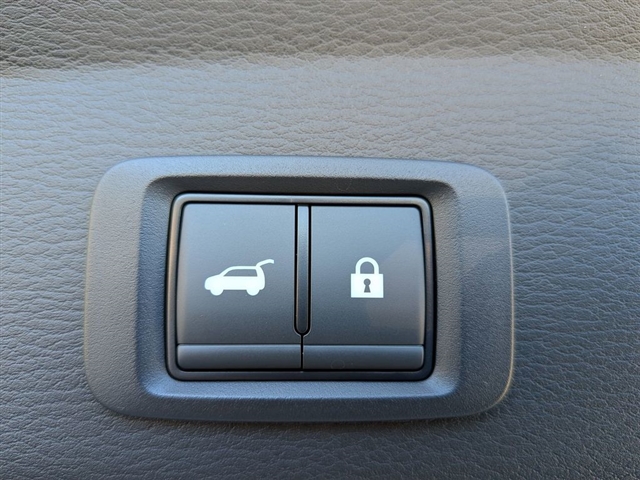 2025 Mitsubishi Outlander SE:MI30020