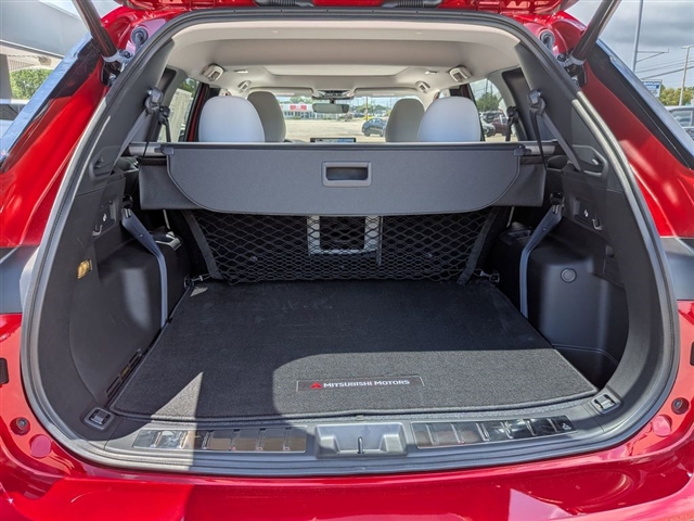 2025 Mitsubishi Outlander SE:MM39700