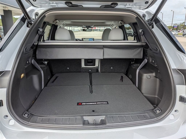 2025 Mitsubishi Outlander SE:MM39820