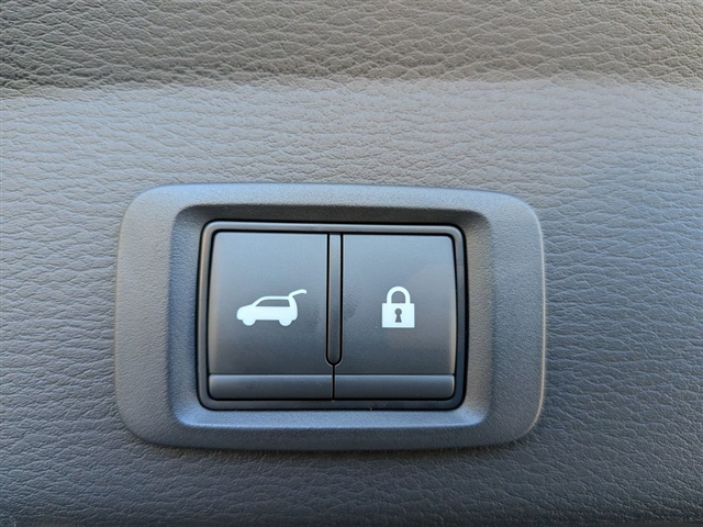 2025 Mitsubishi Outlander SE:MI30030