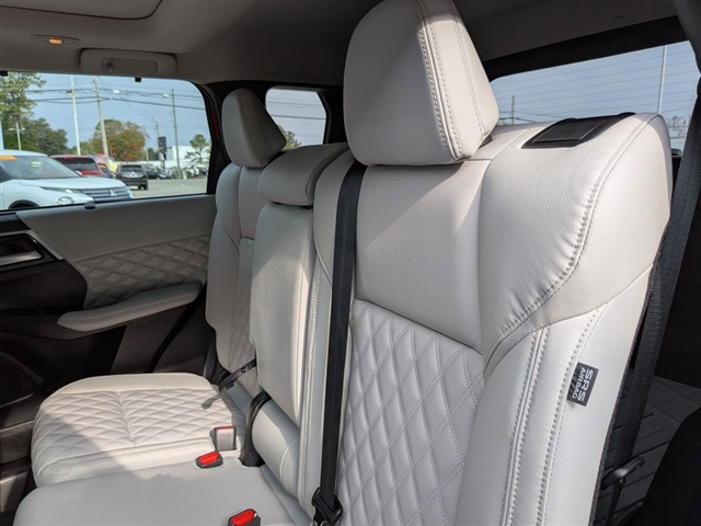 2023 Mitsubishi Outlander SE:39881N