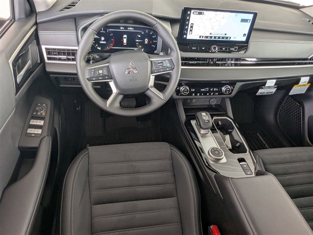 2025 Mitsubishi Outlander SE:MM39470