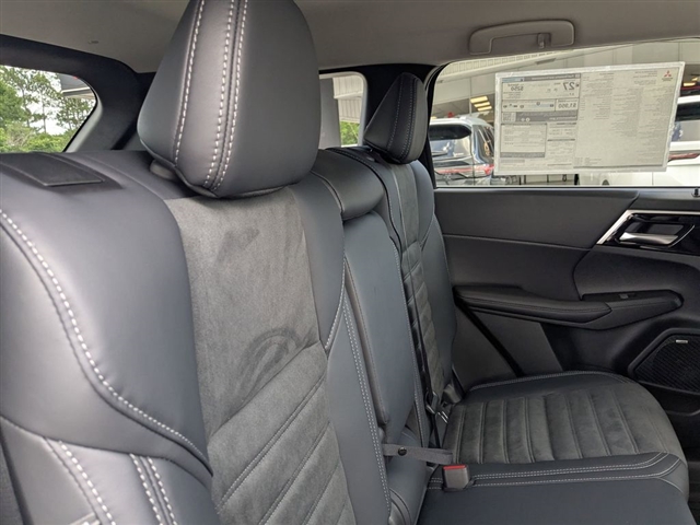 2025 Mitsubishi Outlander SE:MM39600