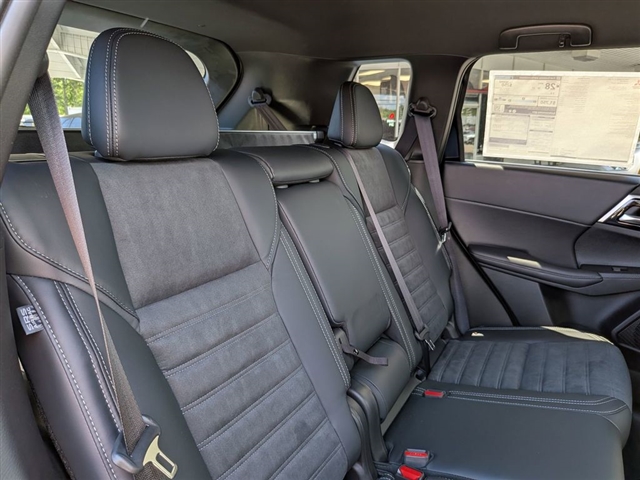 2026 Mitsubishi Outlander SE:MI30420