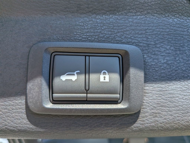 2026 Mitsubishi Outlander Black Edition:MI30460