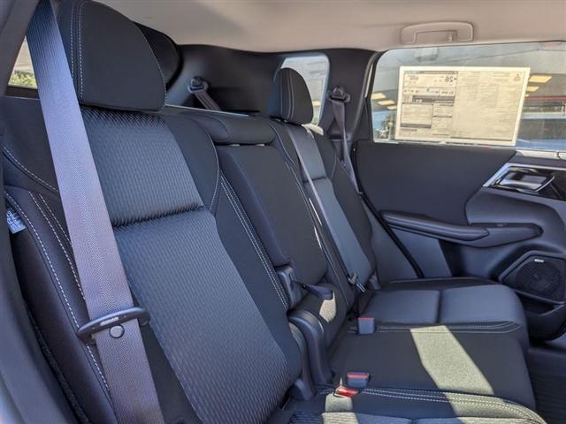 2025 Mitsubishi Outlander ES:MM139920