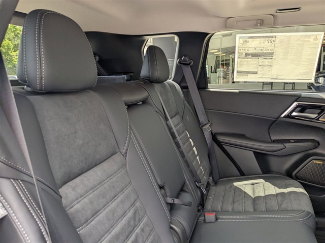 2025 Mitsubishi Outlander SE:MM39590