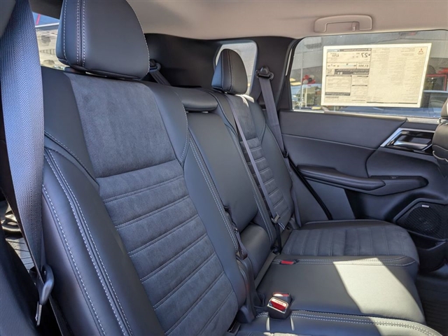 2025 Mitsubishi Outlander SE:MM39940