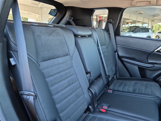 2025 Mitsubishi Outlander SE:02630UU