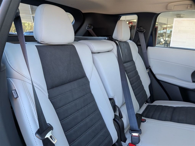 2026 Mitsubishi Outlander SE:MI30080