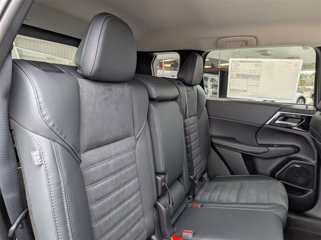 2026 Mitsubishi Outlander SE:MI30220