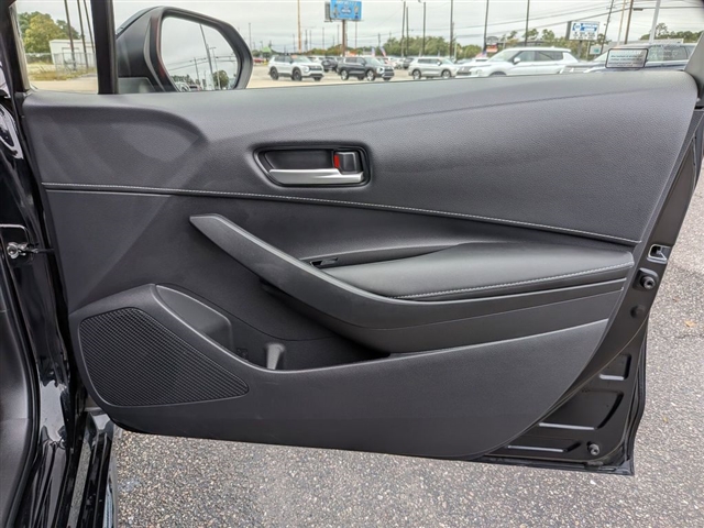 2022 Toyota Corolla Hatchback SE:01820UU