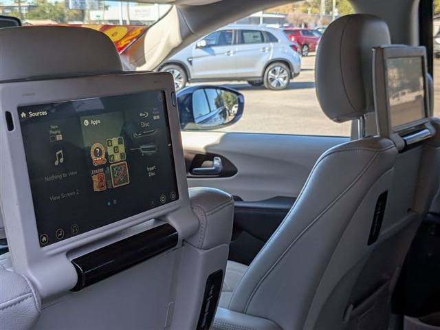 2017 Chrysler Pacifica Touring-L Plus:01870UU