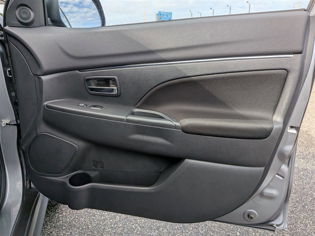 2023 Mitsubishi Outlander Sport LE:39792N