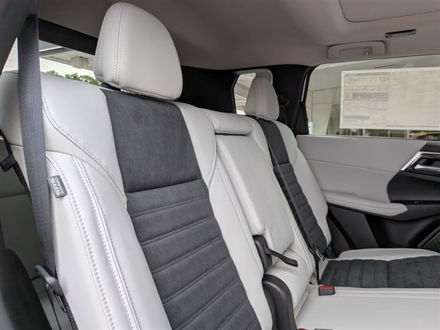 2025 Mitsubishi Outlander SE:MM39970