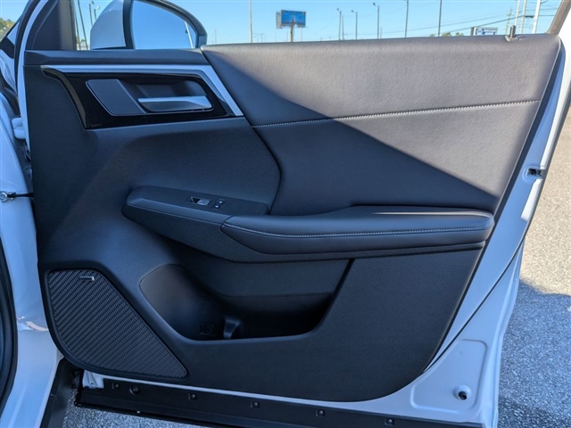 2025 Mitsubishi Outlander SE:MI30020