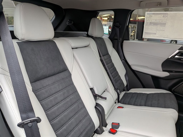 2026 Mitsubishi Outlander SE:MI30130