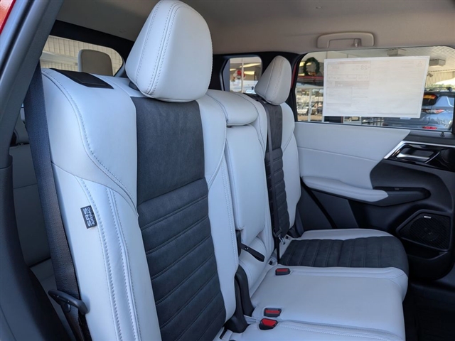 2026 Mitsubishi Outlander SE:MI30050