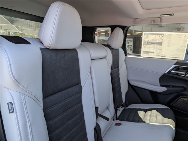 2026 Mitsubishi Outlander SE:MI30290