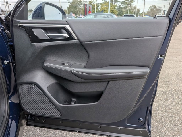 2026 Mitsubishi Outlander SE:MI30250