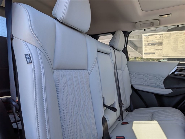 2025 Mitsubishi Outlander SEL:MM39860